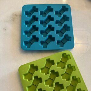Messy Mutts Silicone Bake & Freeze Treat Making Mold | 2 Pack | 12 Bone Shaped